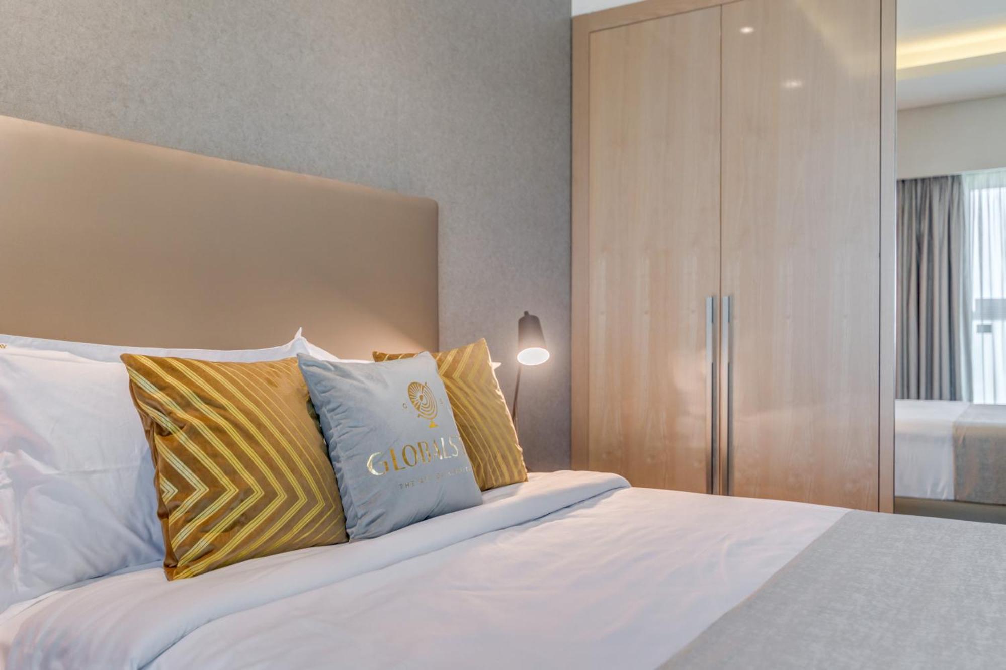 Globalstay Damac Towers By Paramount In Business Bay Dubái Exterior foto